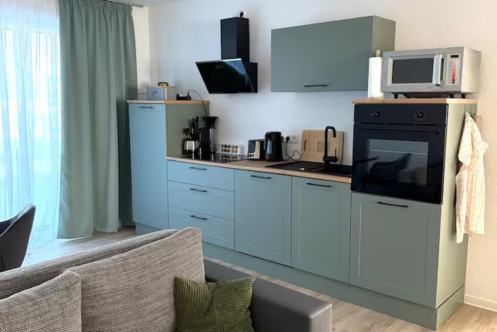 Küche und Wohnbereich der Ferienwohnung